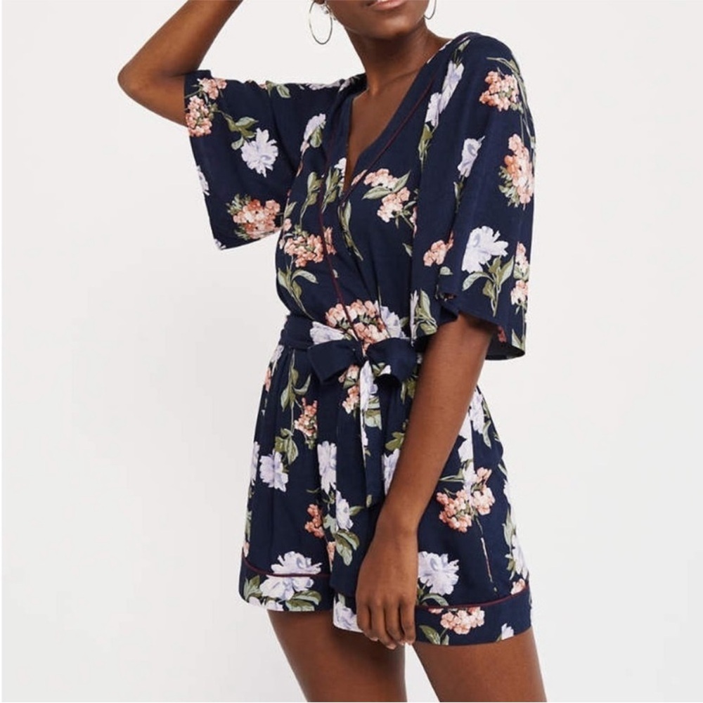 NWT Abercrombie & Fitch Floral Kimono Wrap Romper - Navy